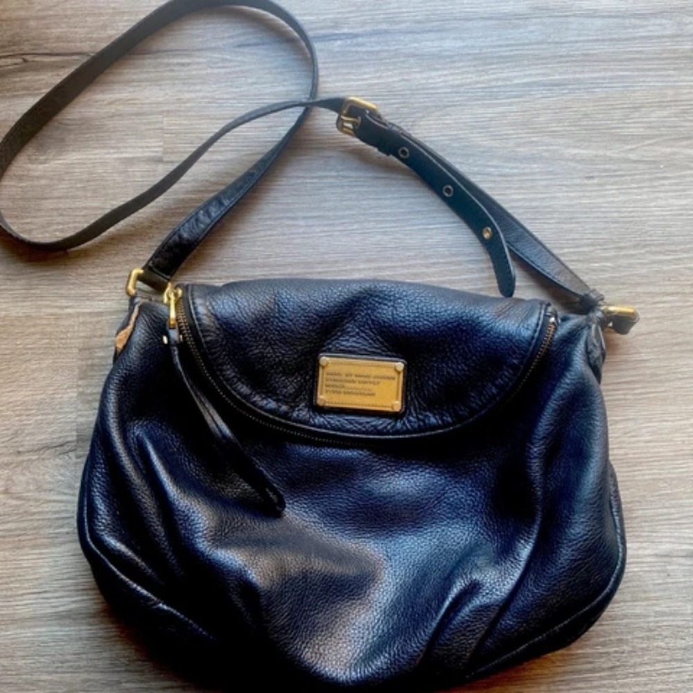 Y2K Marc by Marc Jacobs Black Leather Crossbody Bag with Gold Hardware very soft